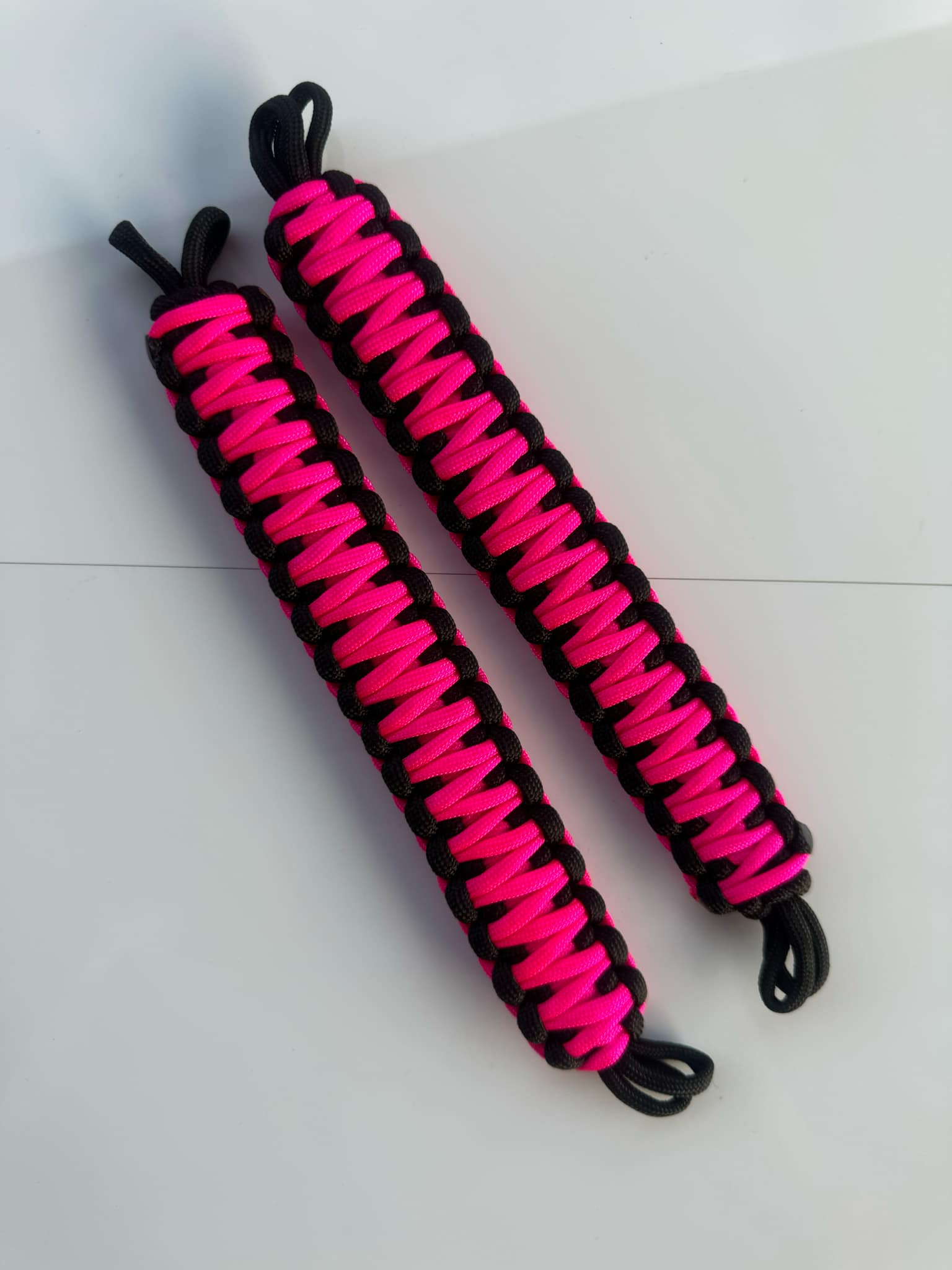 2x NMS PARACORD INTERIOR HANDLES (Pair) Black & Fluro Pink